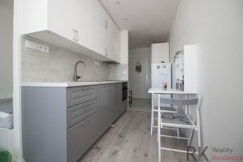  Garsónka s loggiou pár minút od centra, Južná trieda